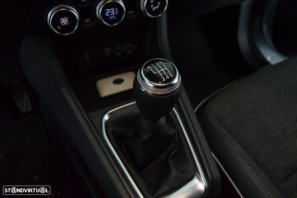 Renault Captur 1.0 TCe Techno - 45