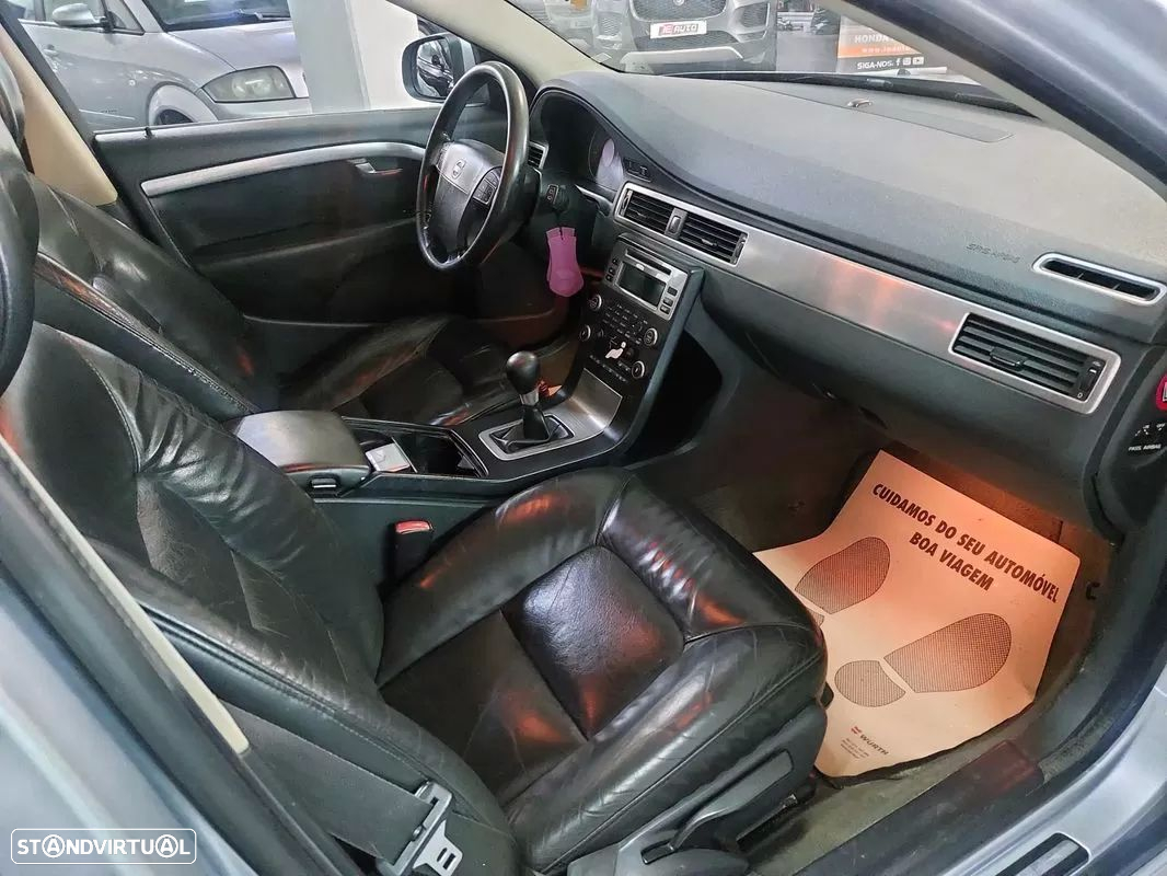Volvo V70 2.0 D Momentum - 14