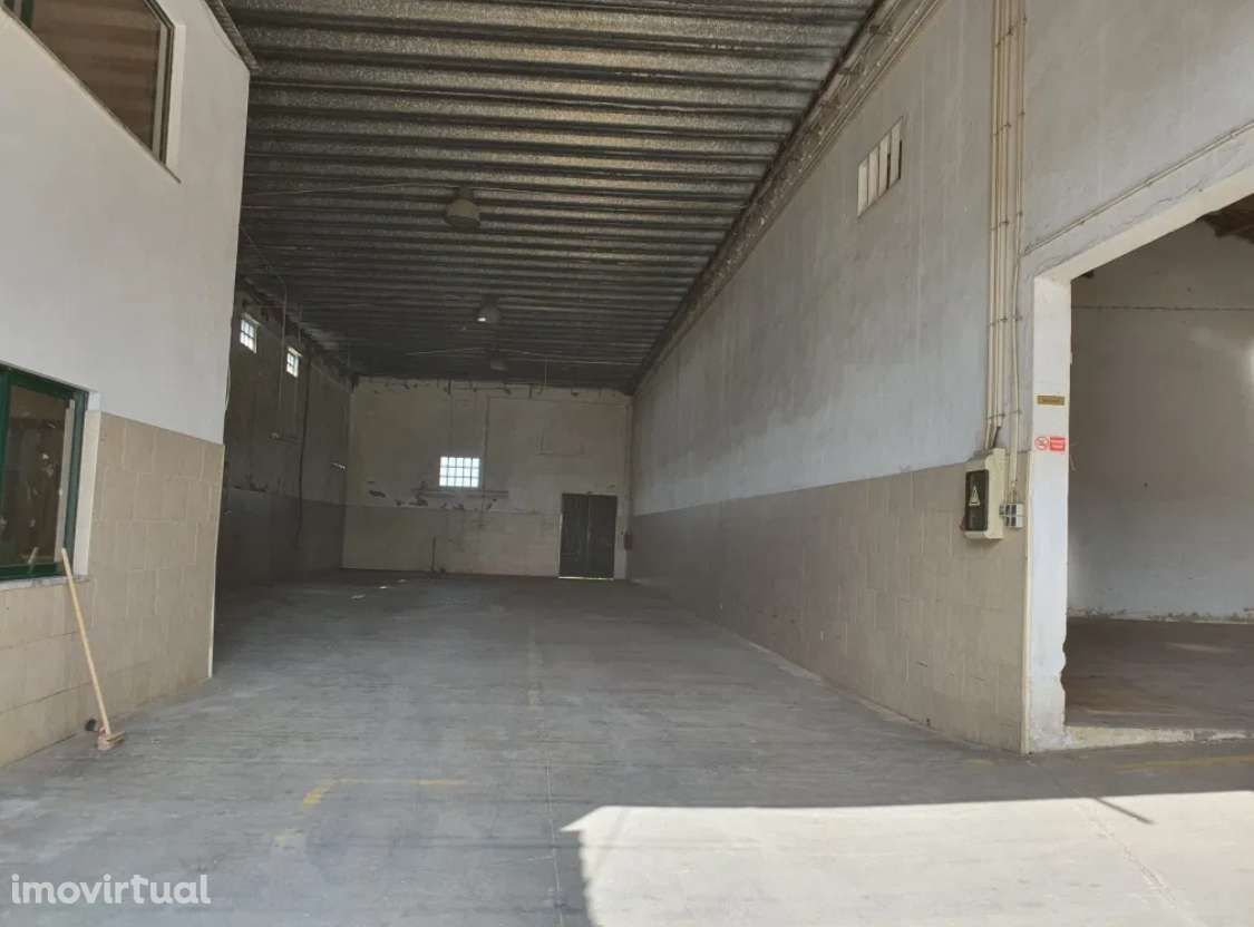 Arrenda-se Armazém 700m2
1.000 €
Negociável - Grande imagem: 2/8