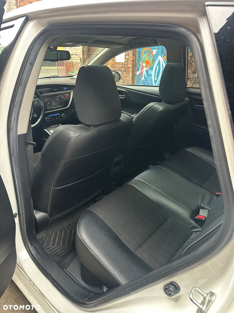 Toyota Auris - 14