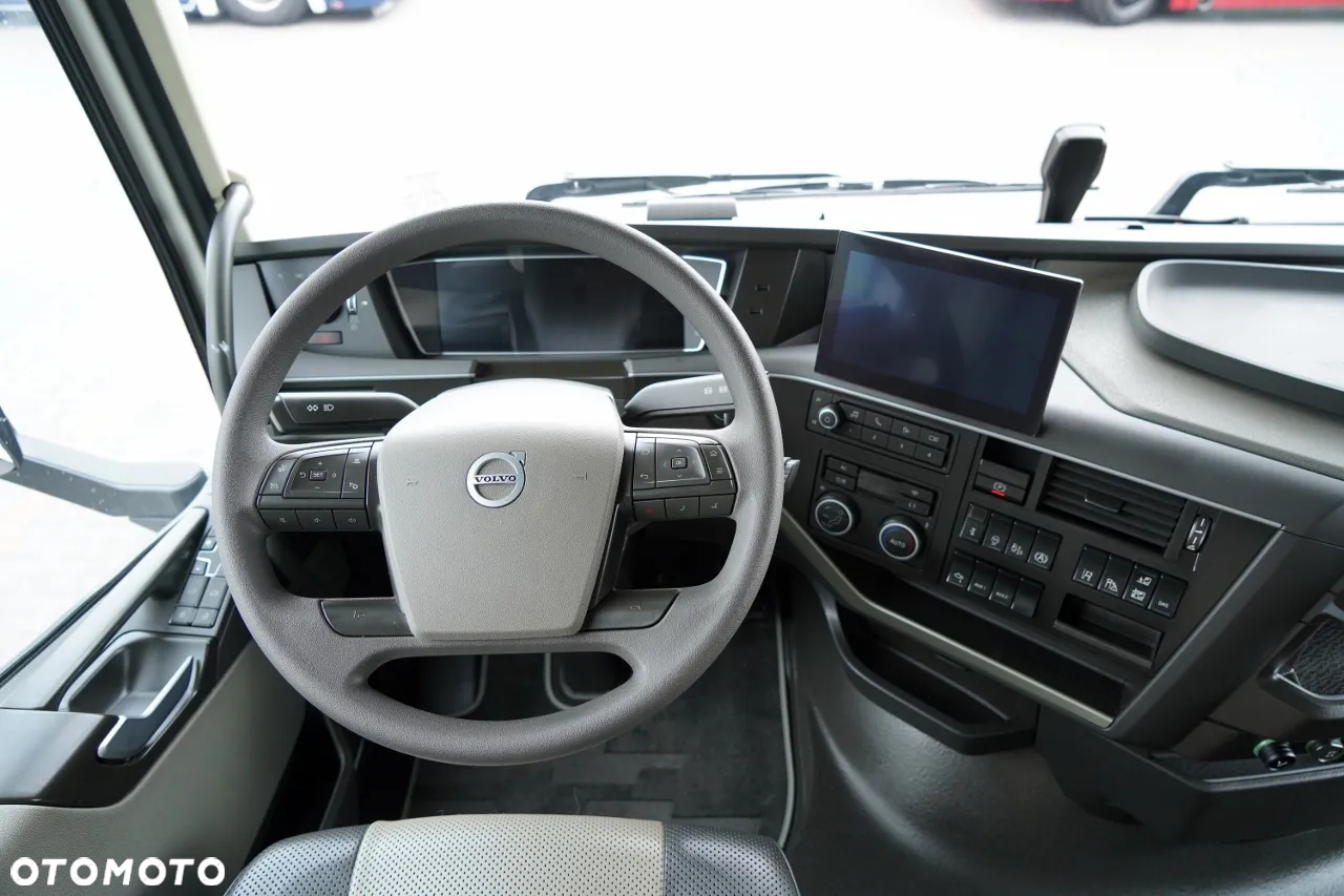 Volvo FH 500 / XXL / 2024 / KLIMA POSTOJOWA / SKÓRY / I-SHIFT / PO KONTRAKCIE SERWISOWYM - 28