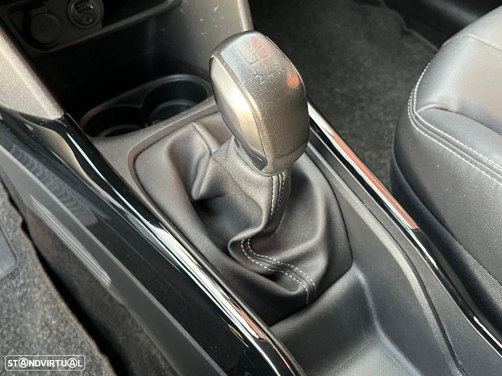 Peugeot 2008 1.2 PureTech Allure - 18