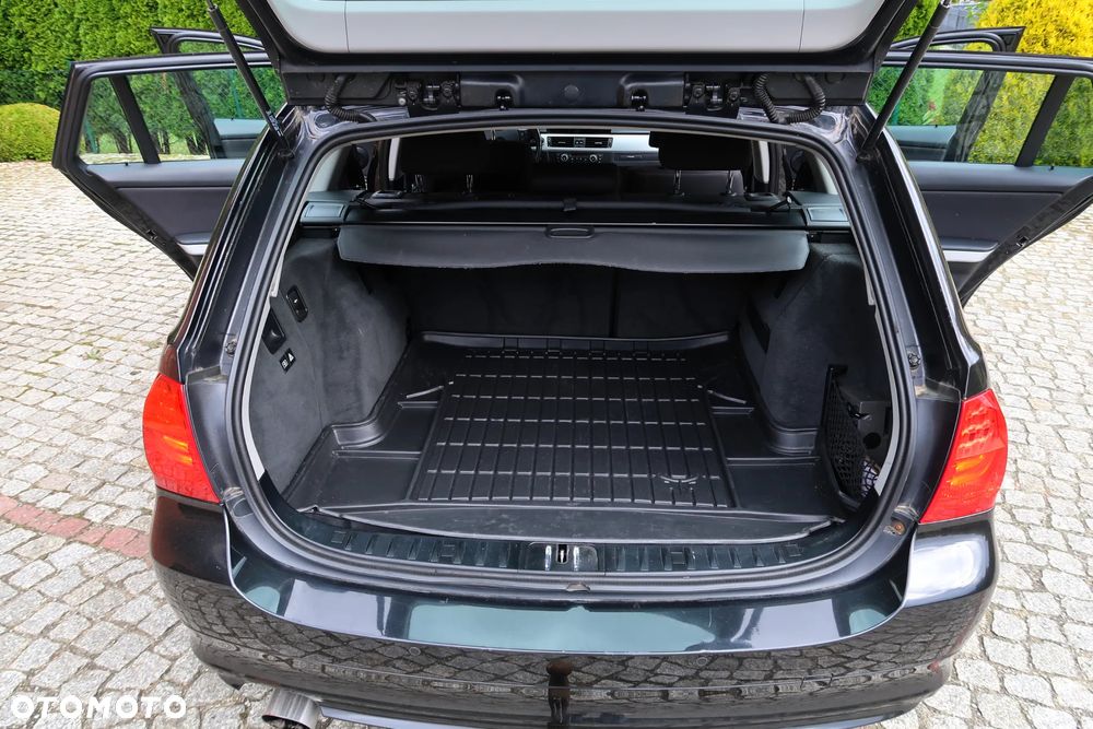BMW Seria 3 318d Touring - 4