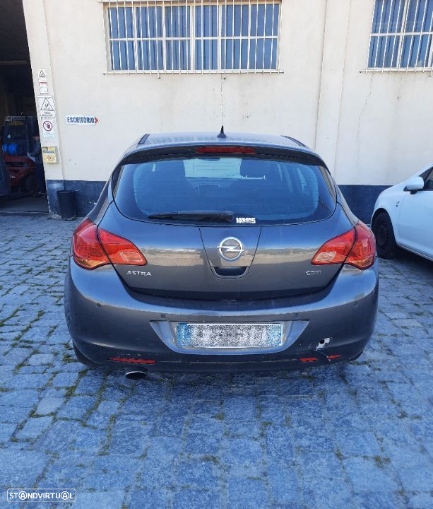 Opel Astra J 2.0 Cdti 2010 para Peças - 6