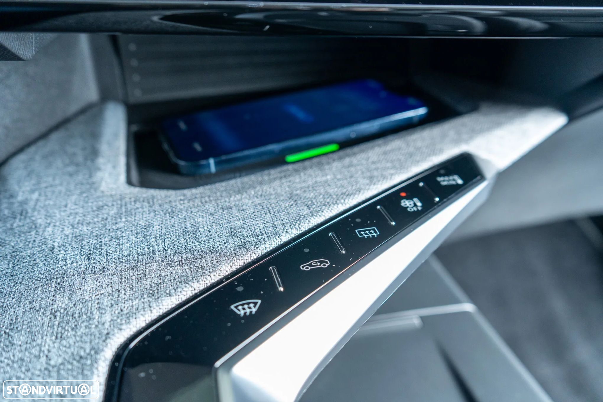 Peugeot E-5008 73 kWh GT - 31