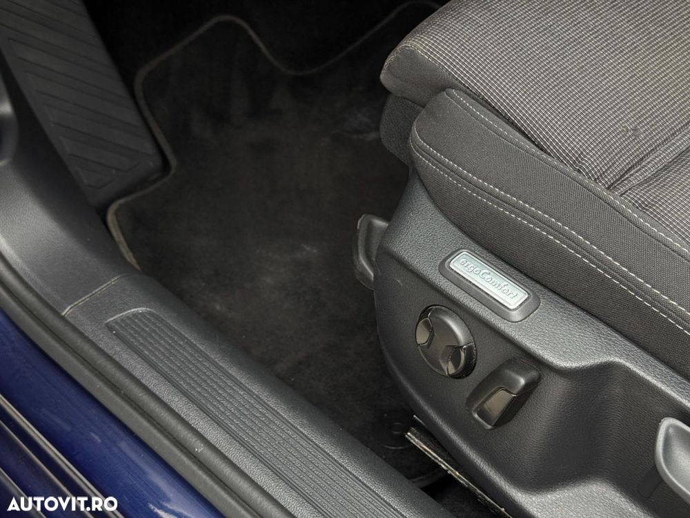 Volkswagen Passat - 25