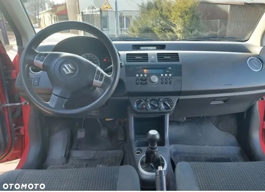 Suzuki Swift 1.3 Club - 6