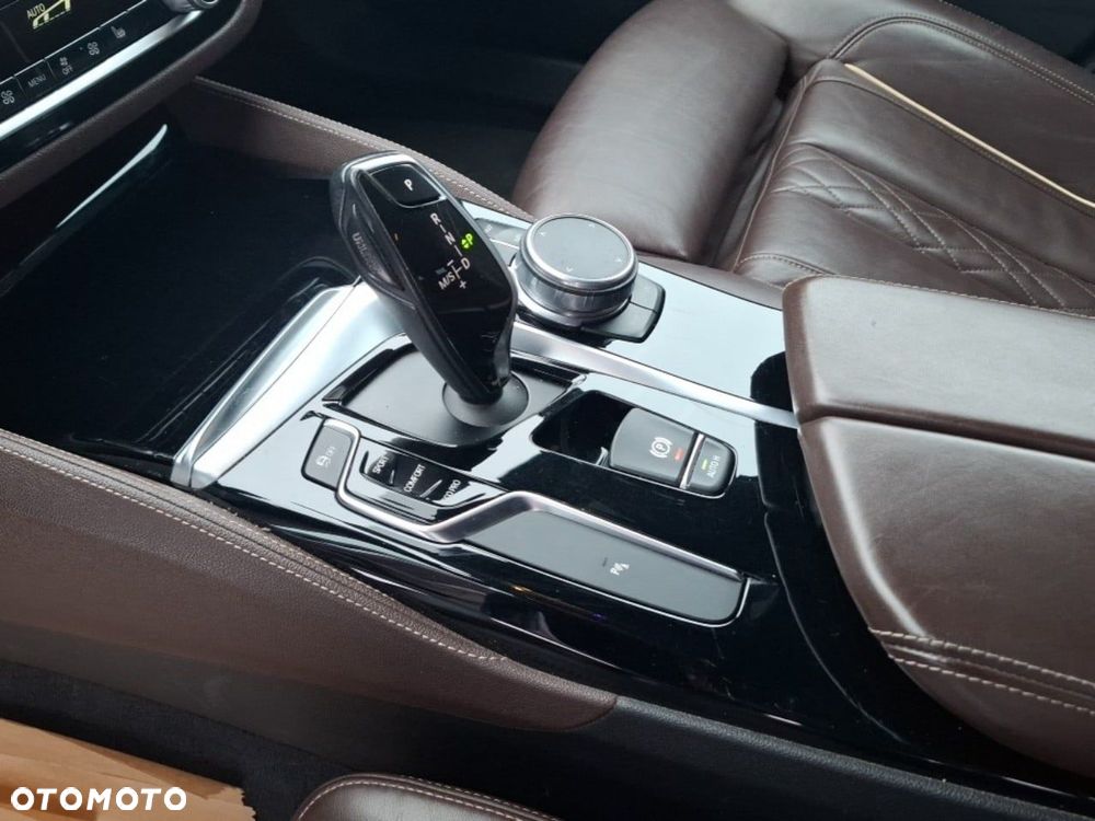 BMW Seria 5 530d Luxury Line - 14