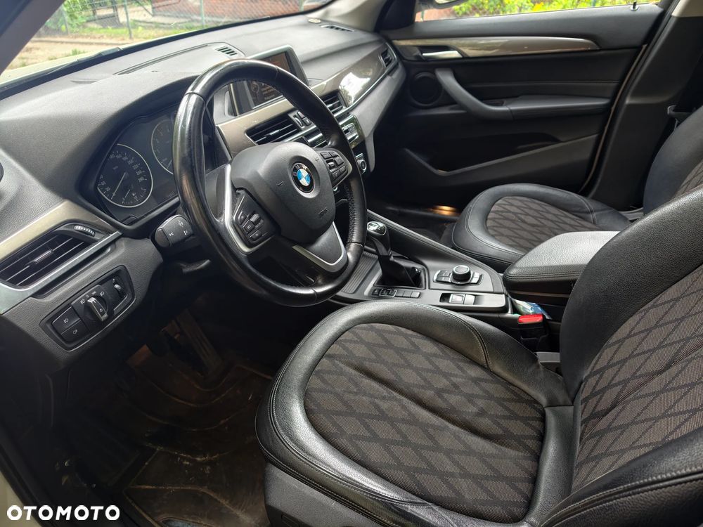 BMW X1 sDrive18i xLine - 11