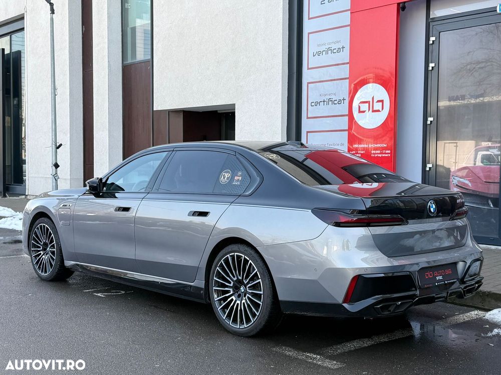 BMW M7 - 7