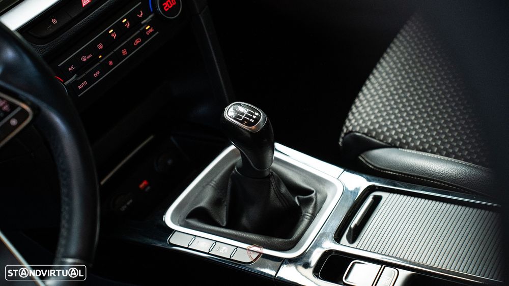 Kia XCeed 1.0 T-GDI Tech - 30