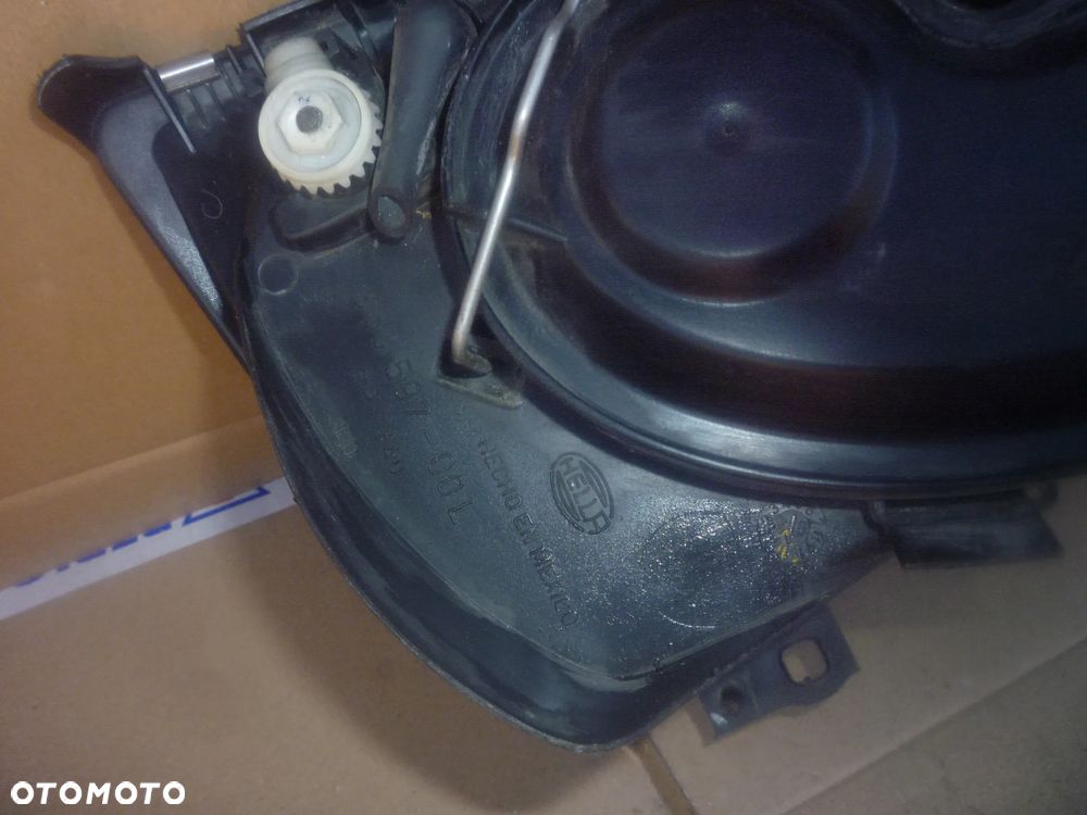 Lampa lewa VW Bora Hella Europa - 4