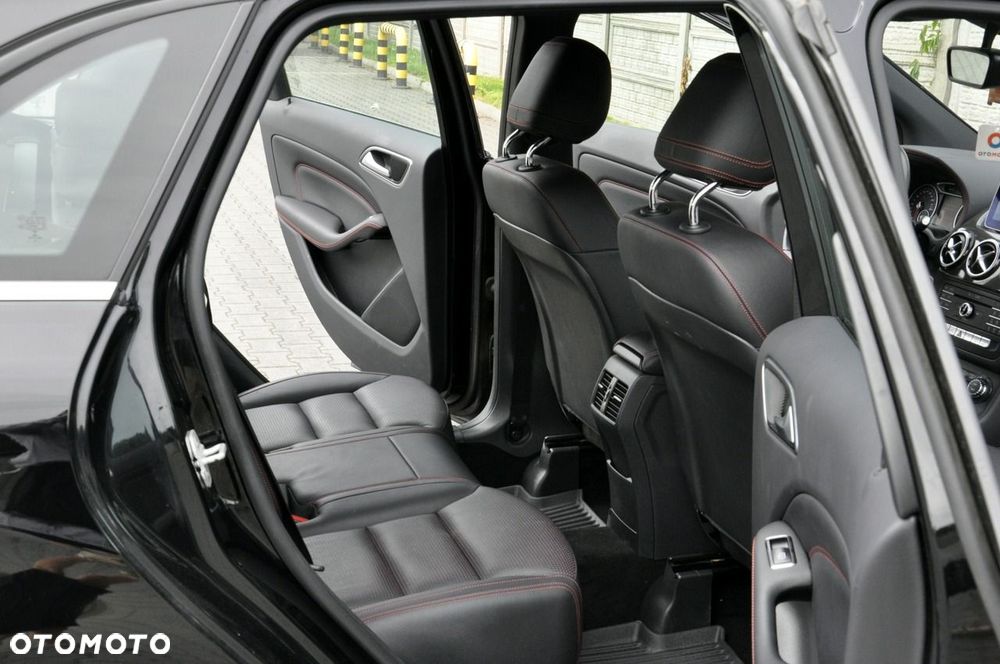 Mercedes-Benz Klasa B 220 d 7G-DCT AMG Line - 40