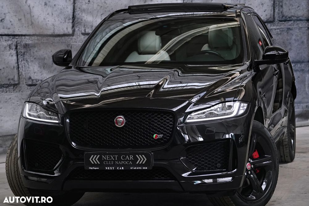 Jaguar F-Pace S AWD - 2