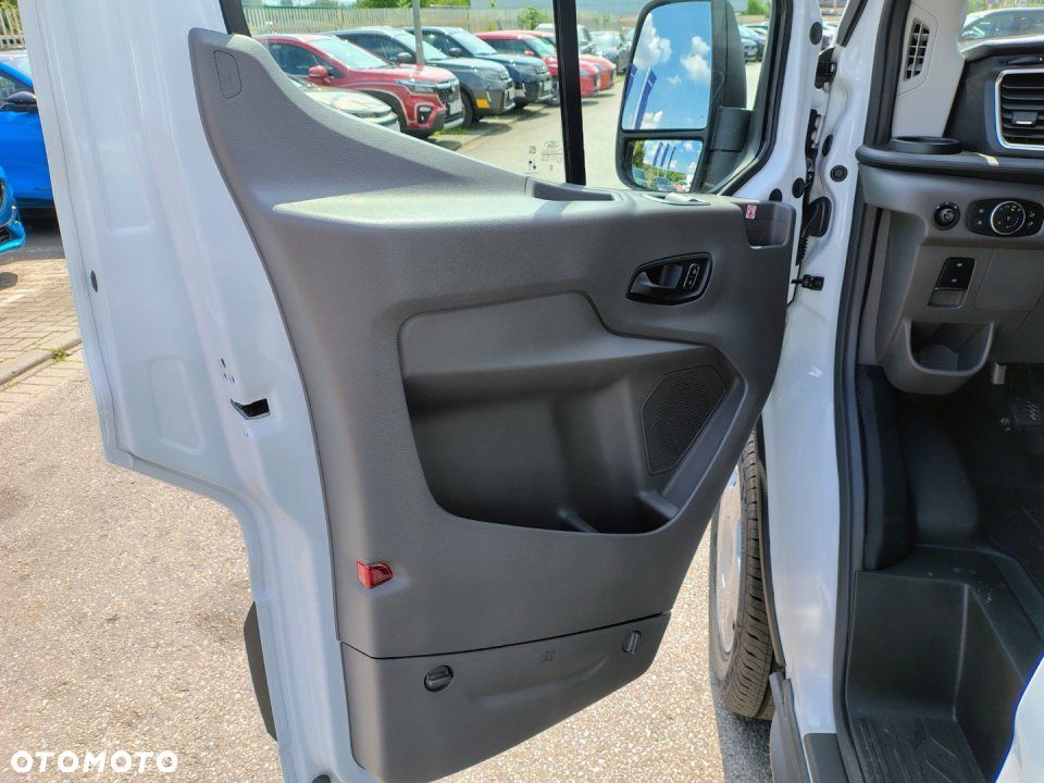 Ford Nowy Transit - 12