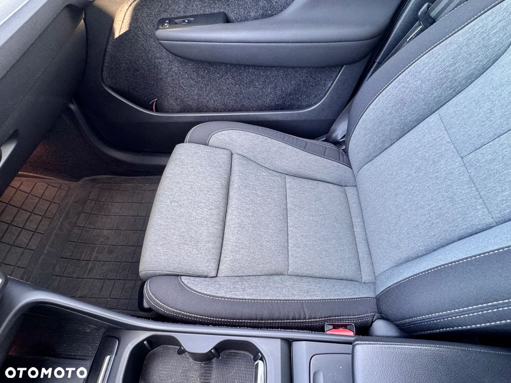 Volvo XC 40 B3 Core - 29