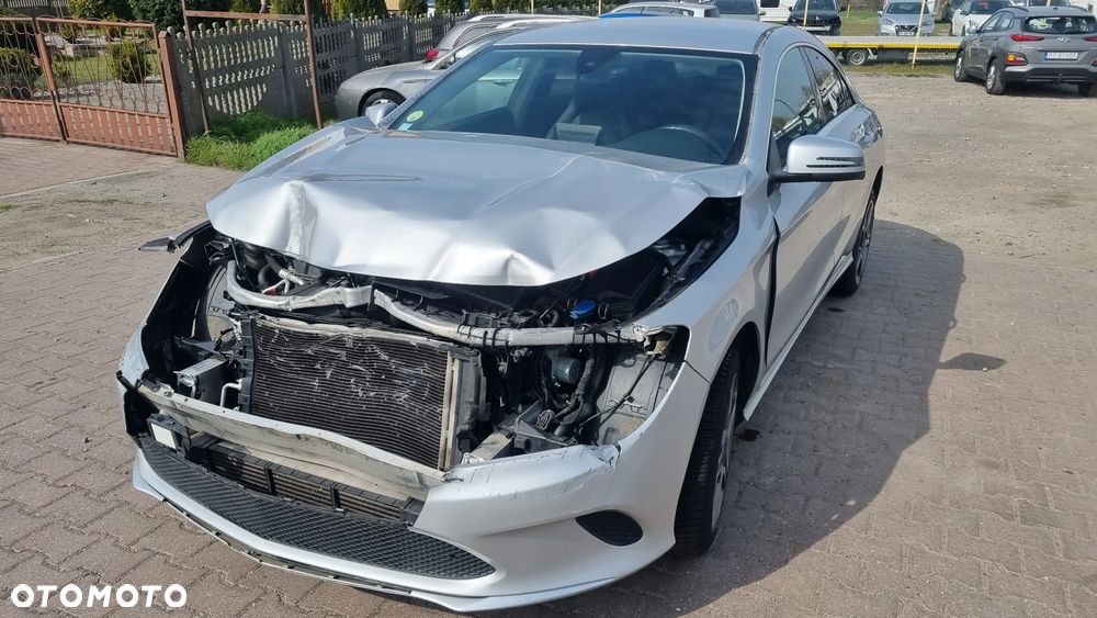 Mercedes-Benz CLA 200 d 7G-DCT UrbanStyle Edition - 18