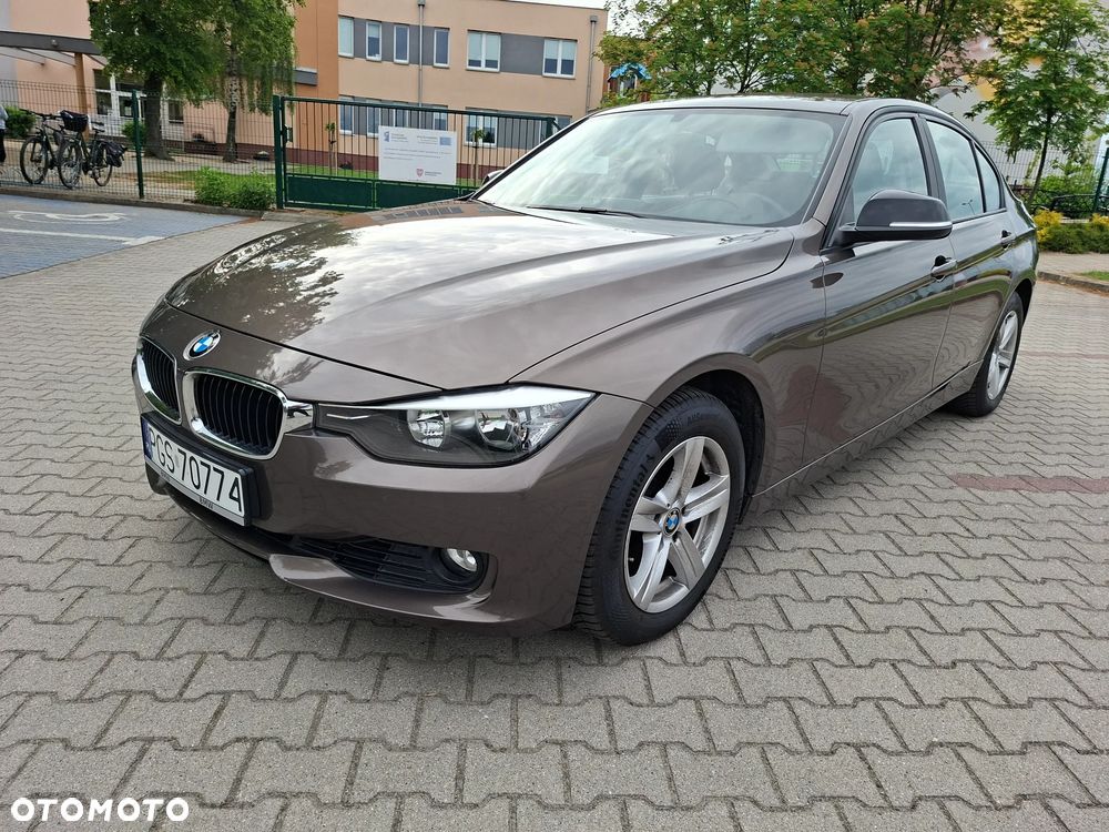 BMW Seria 3 320i - 1