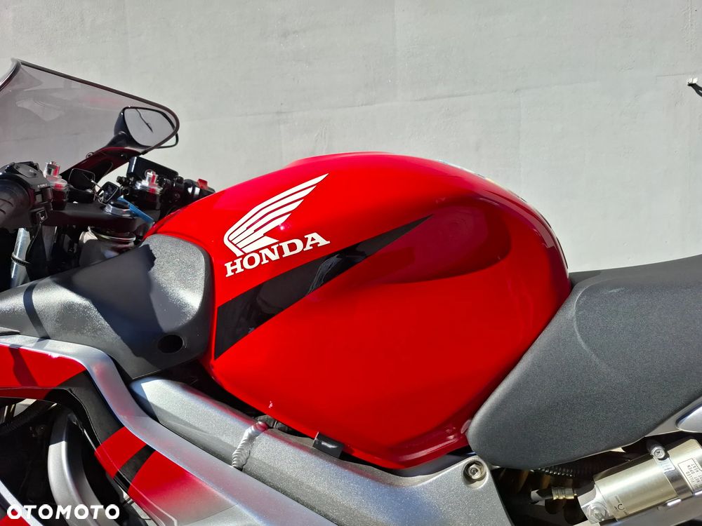 Honda CBR - 32