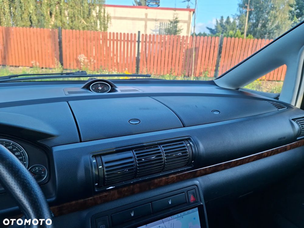 Ford Galaxy 2.8 V6 Ghia - 11