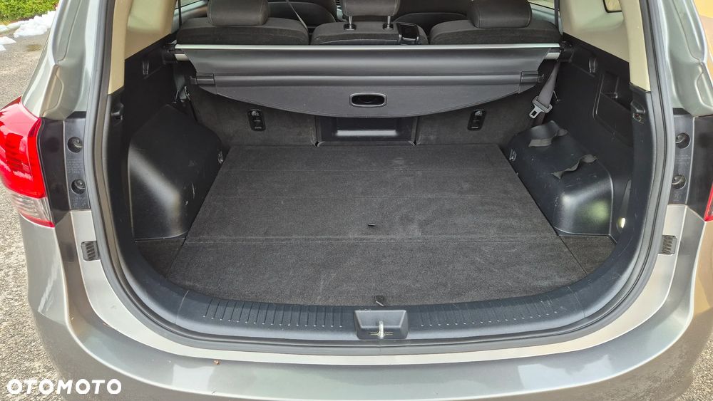 Kia Carens 1.6 GDI Dream Team Edition - 15