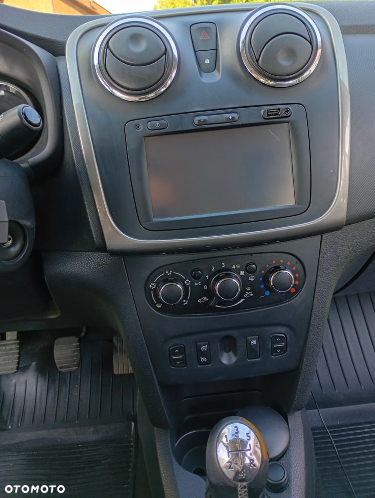 Dacia Sandero 0.9 TCe Laureate S&S EU6 - 6