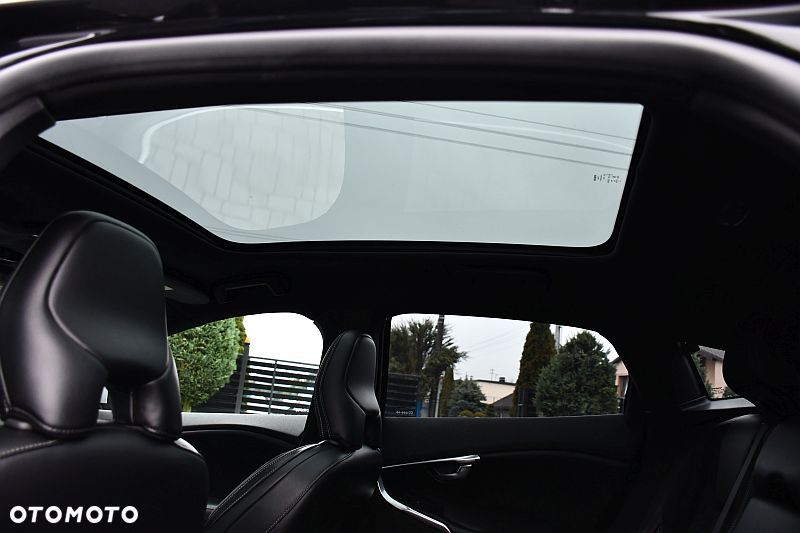 Volvo V40 D3 Geartronic RDesign - 23