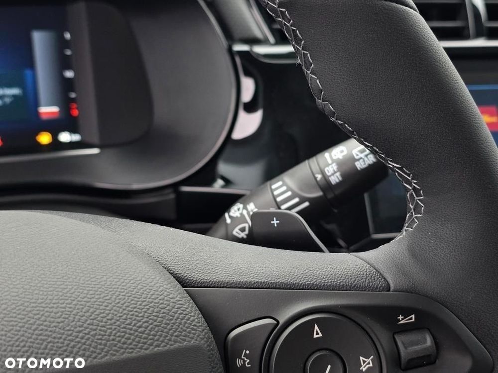 Opel Corsa 1.2 T mHEV GS eDCT - 17