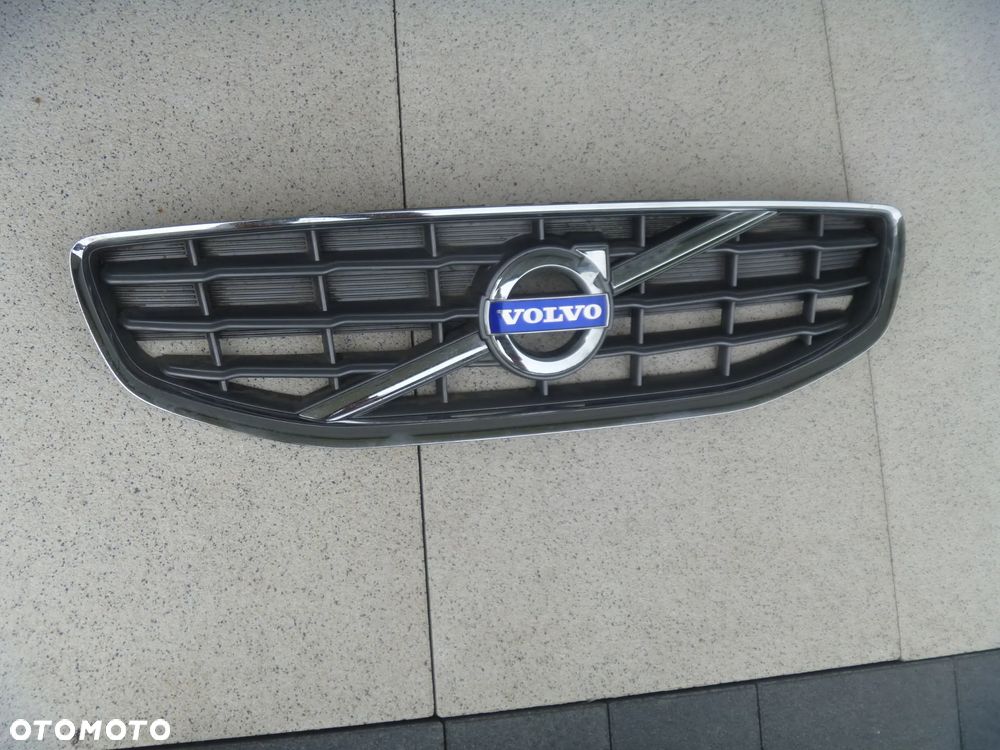 VOLVO S60 III V60 II R DESIGN GRILL ATRAPA CHŁODNICY 31333690 ZNACZEK ŁADNA - 3