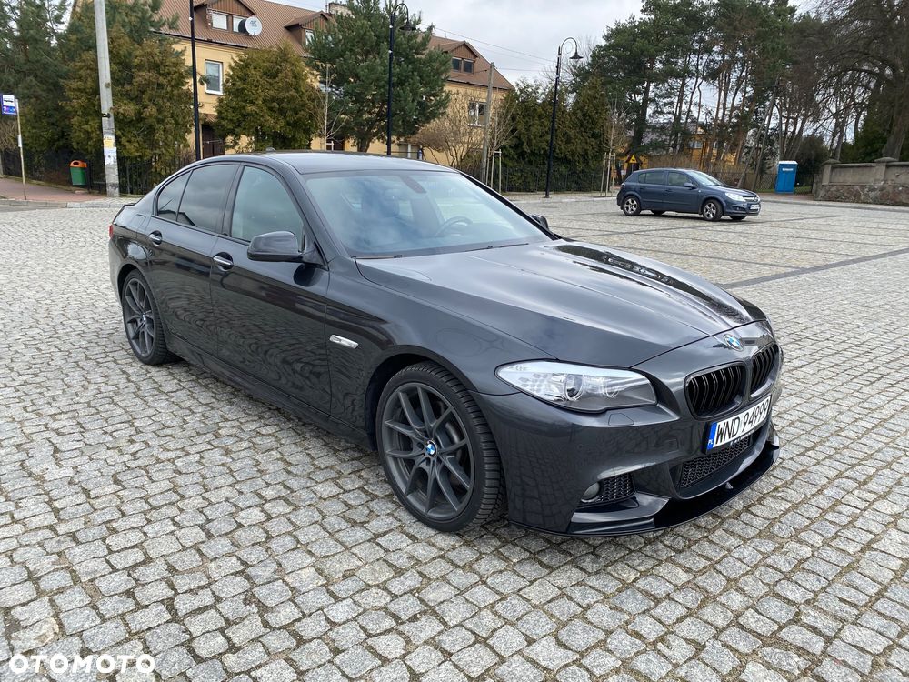 BMW Seria 5 525d xDrive - 4
