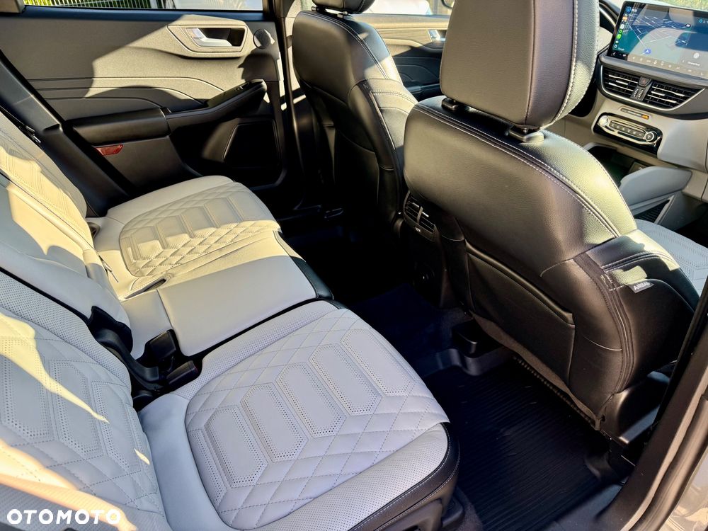 Ford Escape 2.0 EcoBoost AWD Titanium - 36