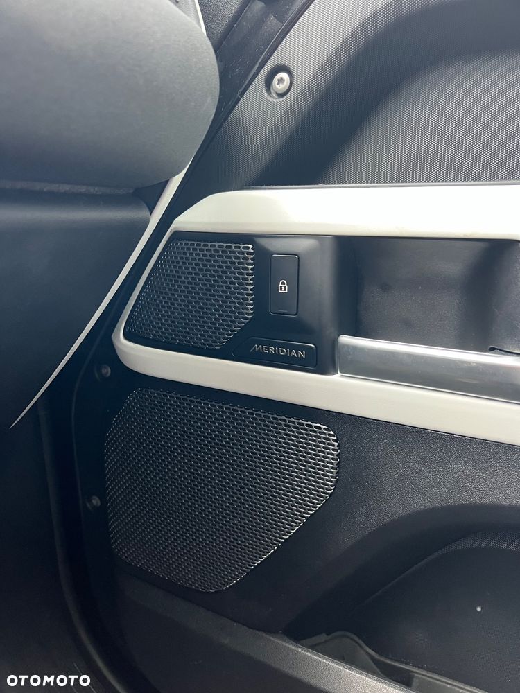 Land Rover Defender 110 P300 - 18