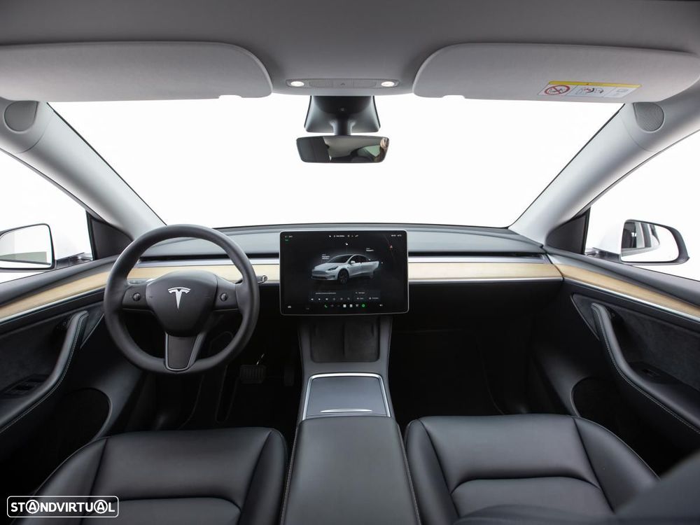 Tesla Model Y RWD - 8