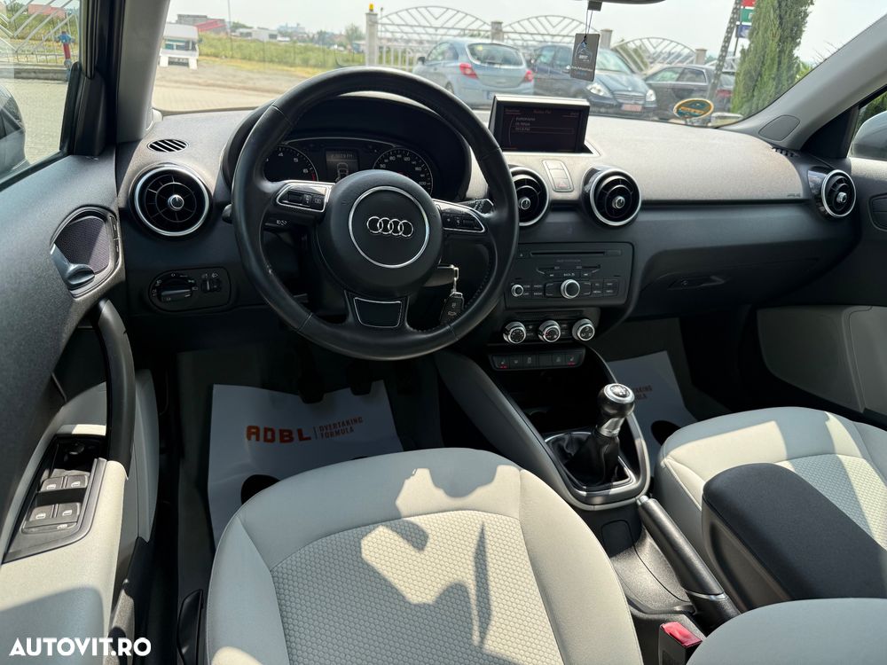 Audi A1 1.2 TFSI Attraction - 3