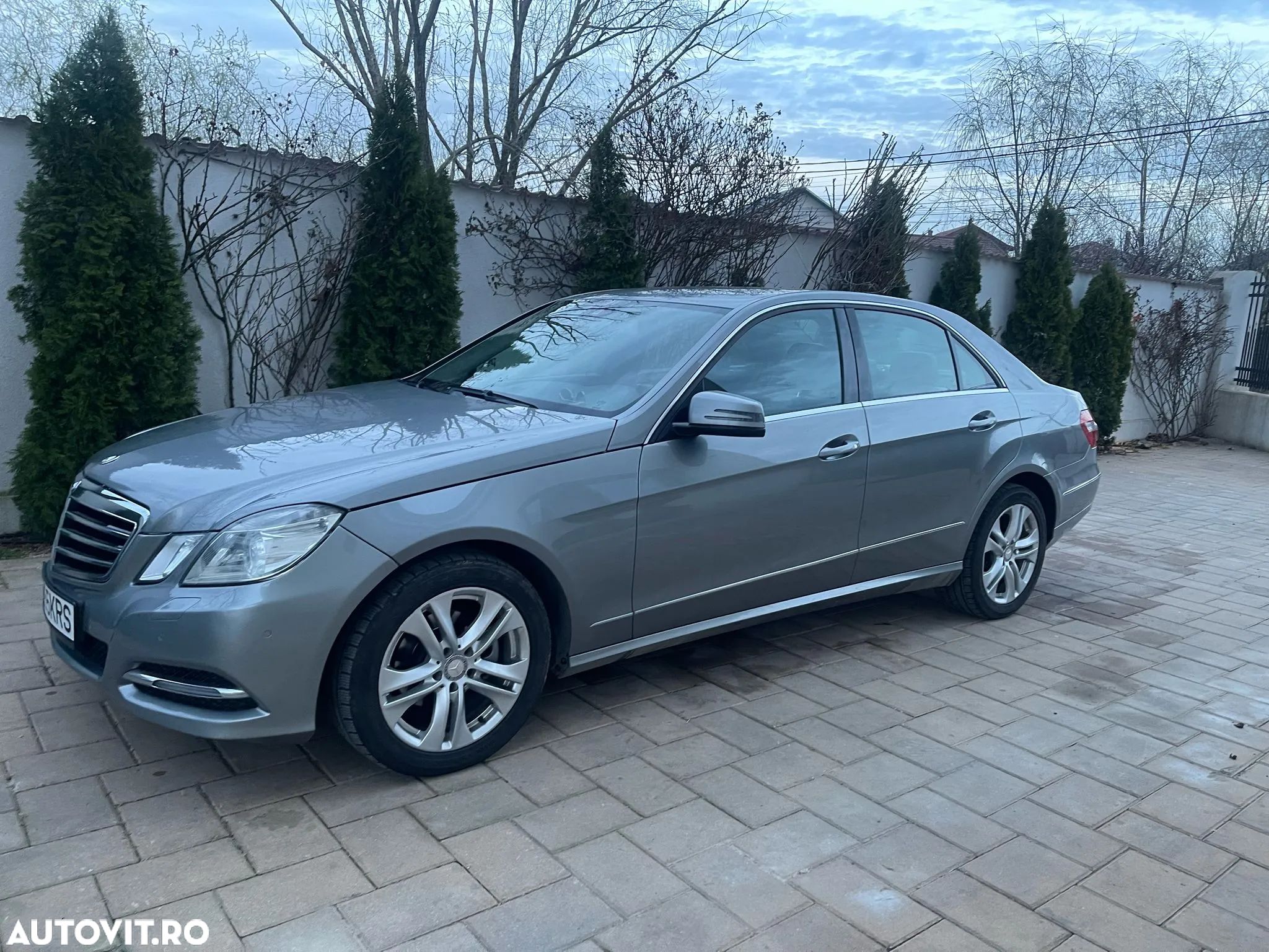 Mercedes-Benz E 200 CGI BlueEfficiency Automatik - 1
