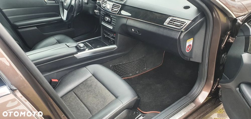 Mercedes-Benz Klasa E 220 CDI BlueEff Avantgarde - 28