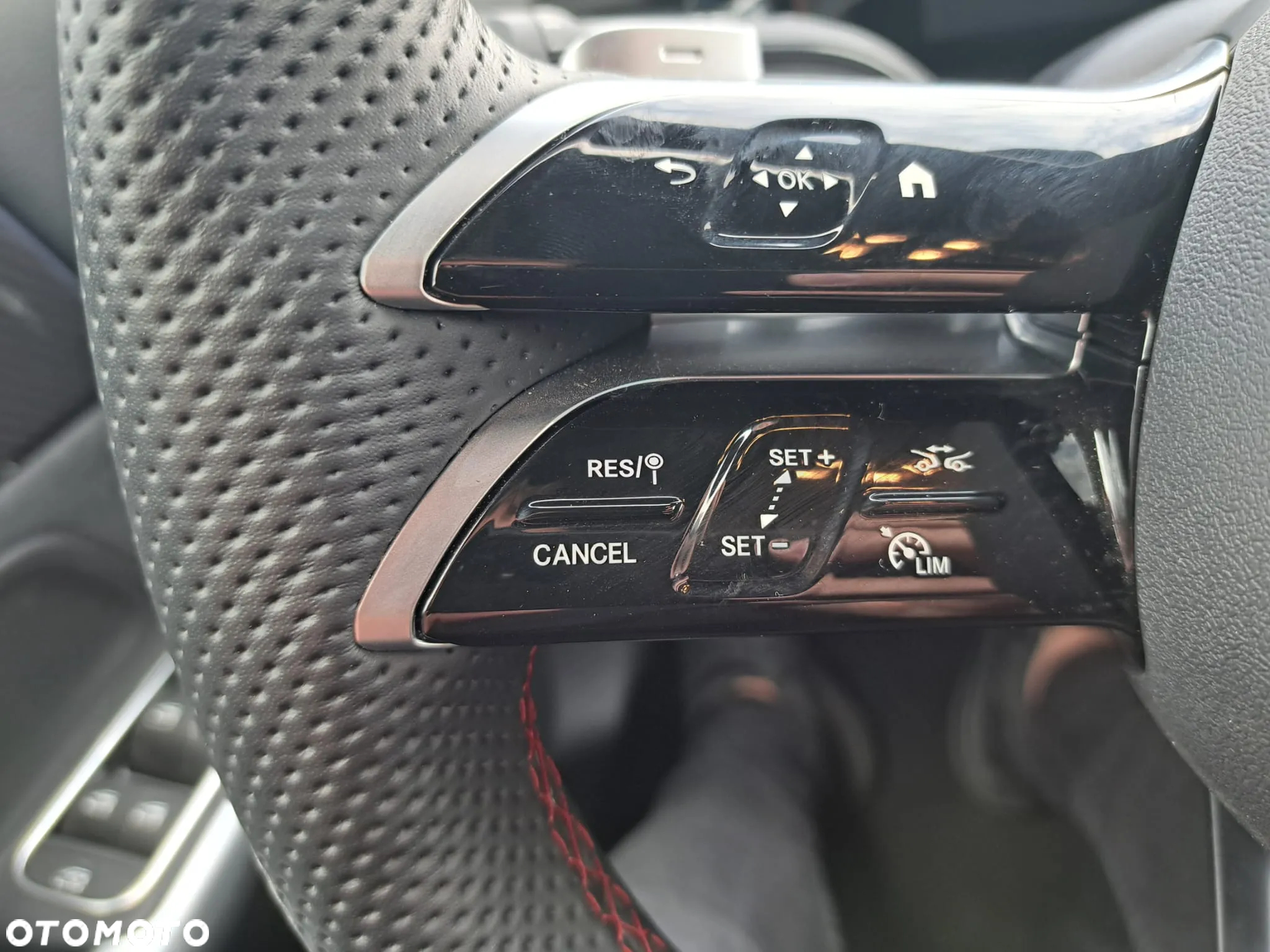 Mercedes-Benz GLA 200 d 8G-DCT AMG Line - 12