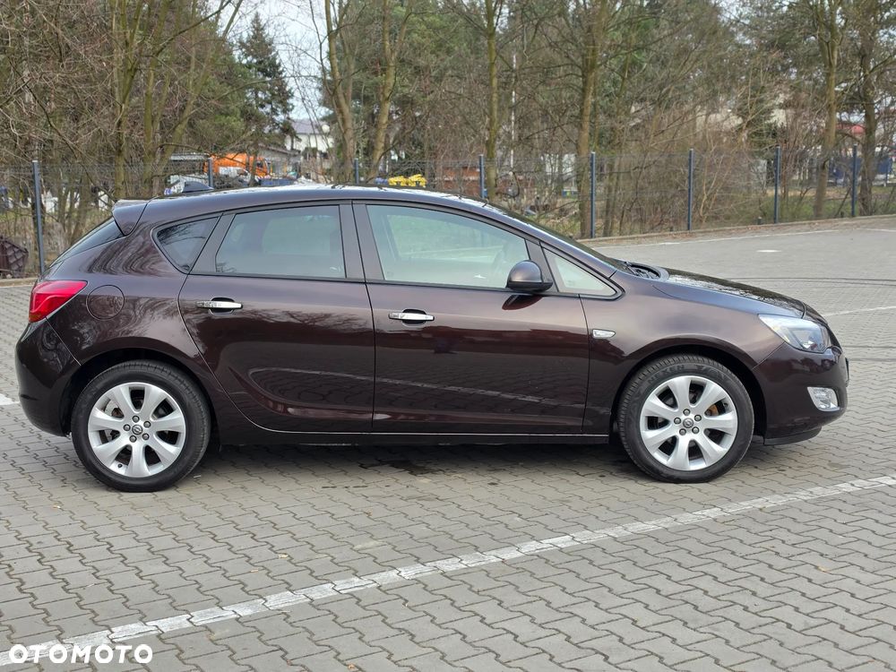 Opel Astra 1.4 Turbo 150 Jahre - 13