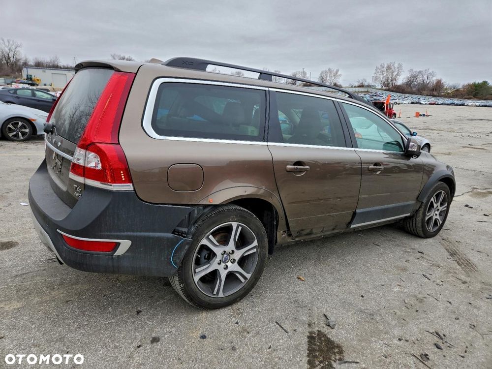 Volvo XC 70 - 4