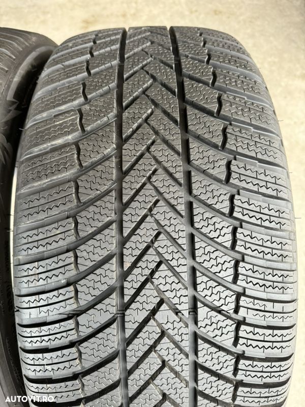 vând 2 anvelope 255/40/21 bridgestone de iarnă ca noi - 3