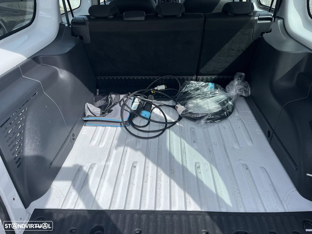 Renault Kangoo E-Tech - 5