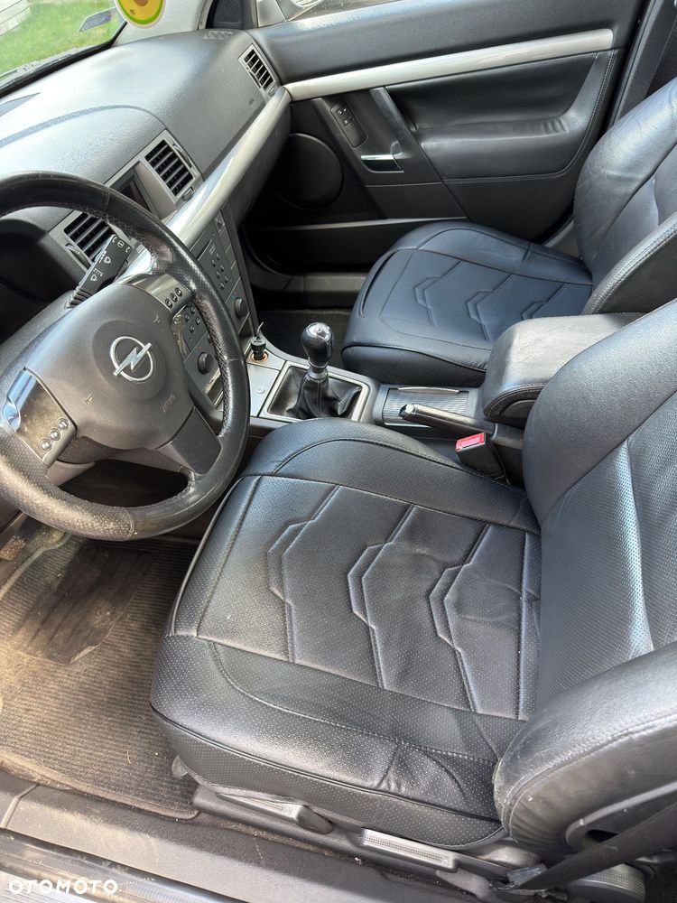 Opel Vectra 1.9 CDTI Cosmo - 11