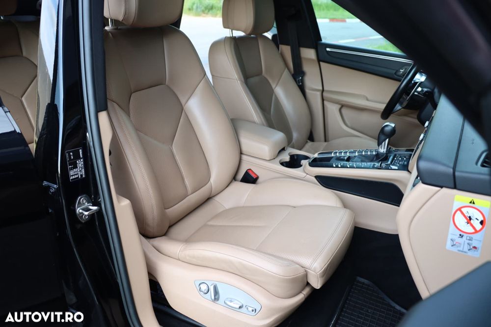 Porsche Macan Standard - 12