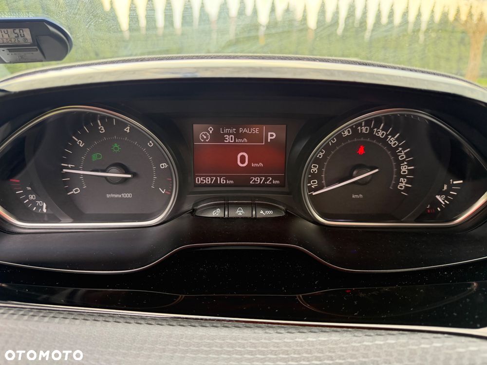 Peugeot 2008 PureTech 110 Stop&Start EAT6 Crossway - 16