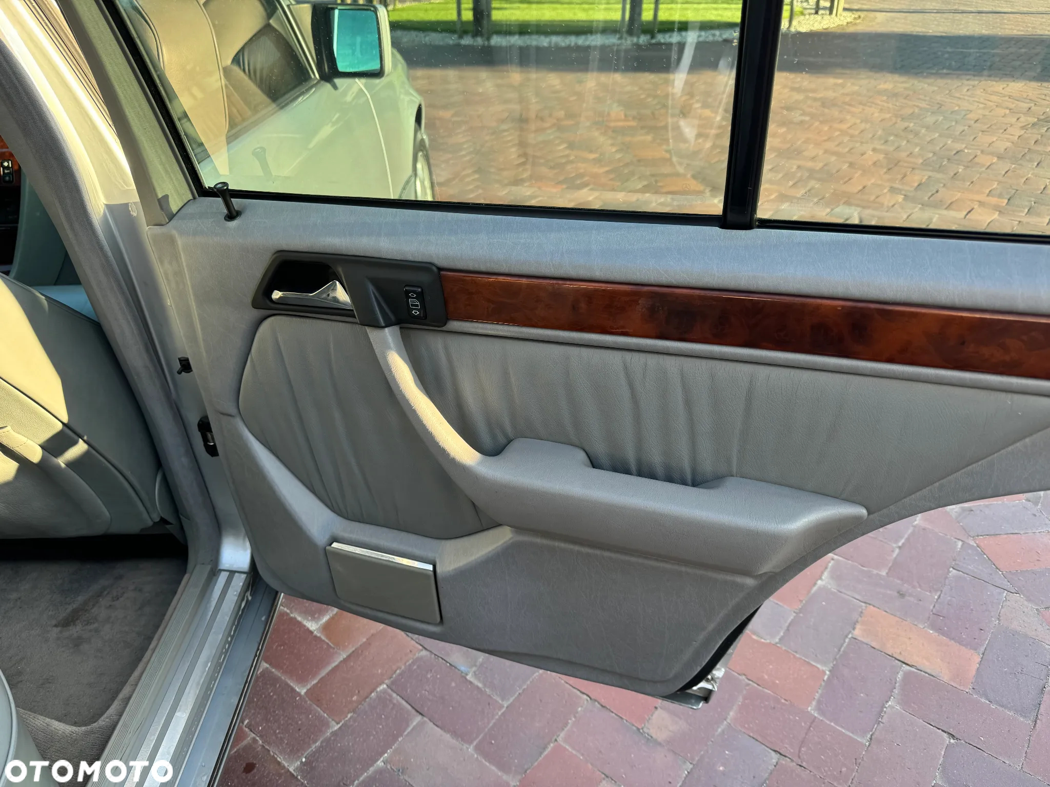 Mercedes-Benz W124 (1984-1993) - 12
