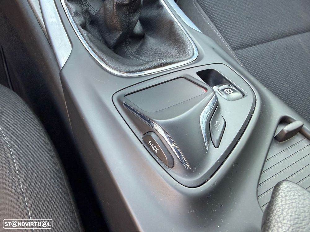 Opel Insignia Sports Tourer - 16