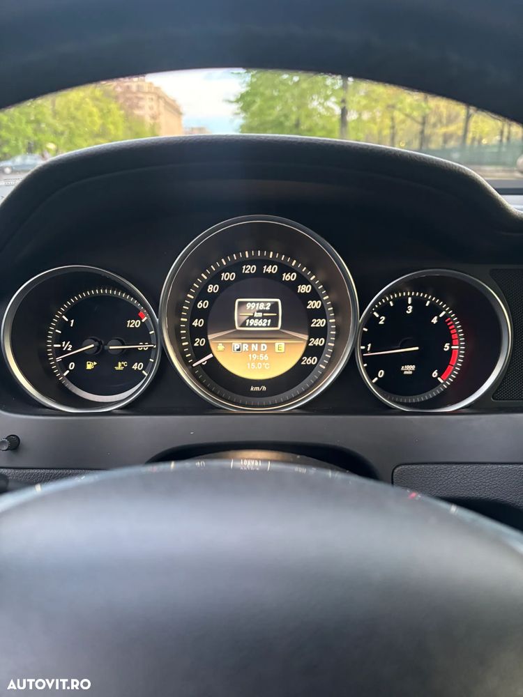Mercedes-Benz C - 9
