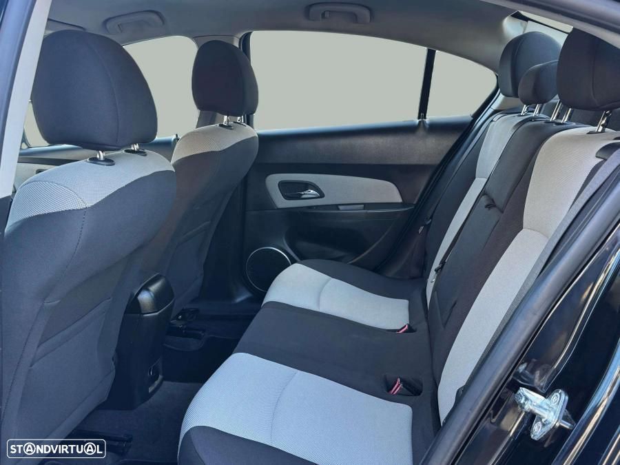 Chevrolet Cruze - 15