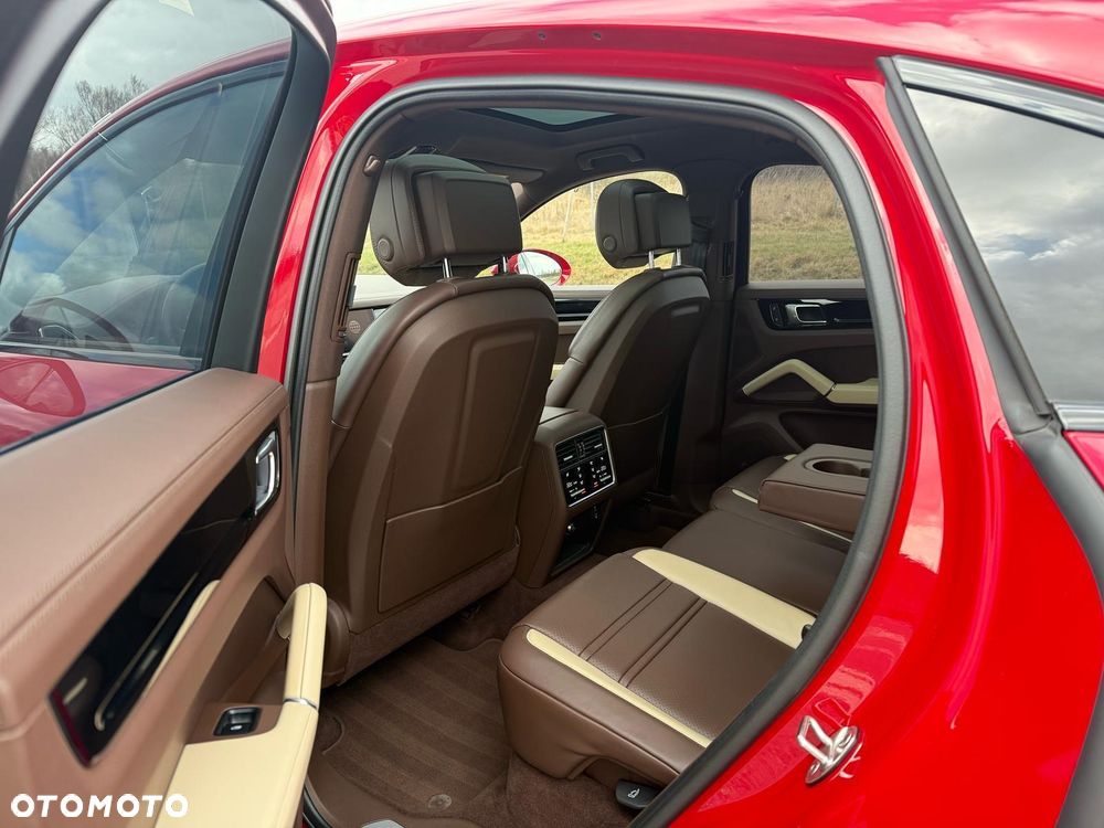 Porsche Cayenne - 21