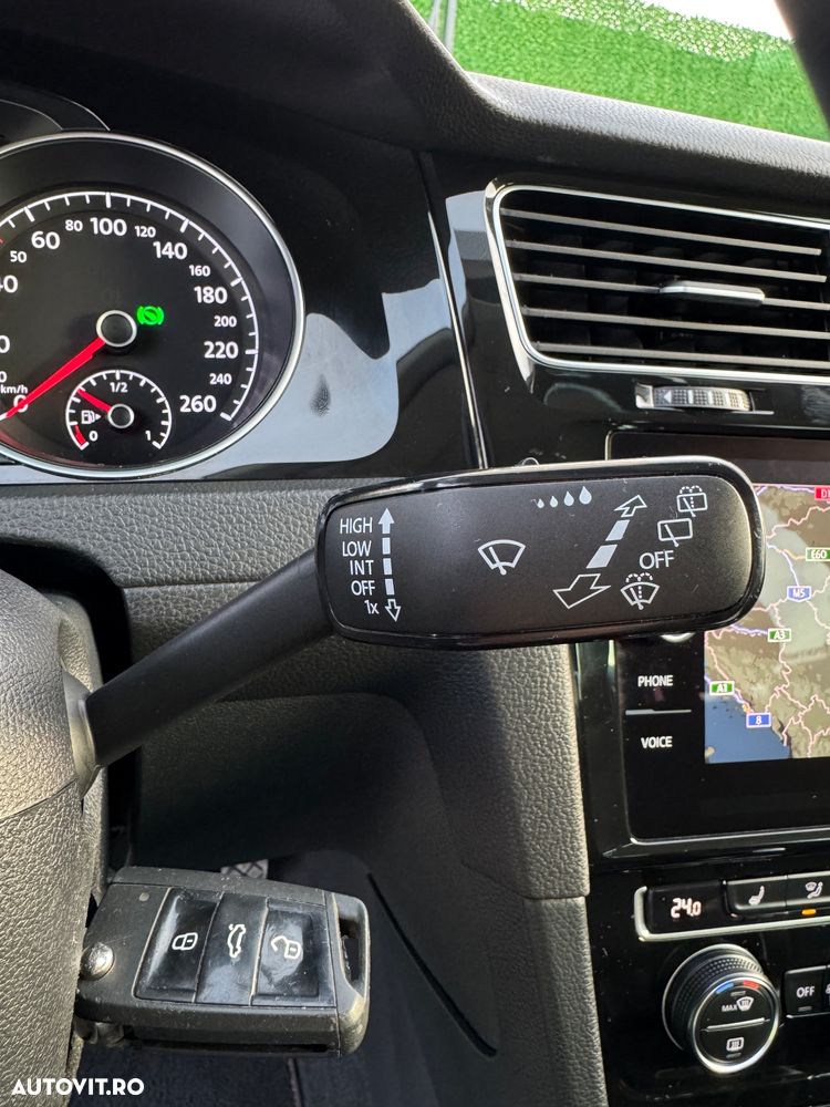 Volkswagen Golf 1.6 TDI DSG Sound - 20